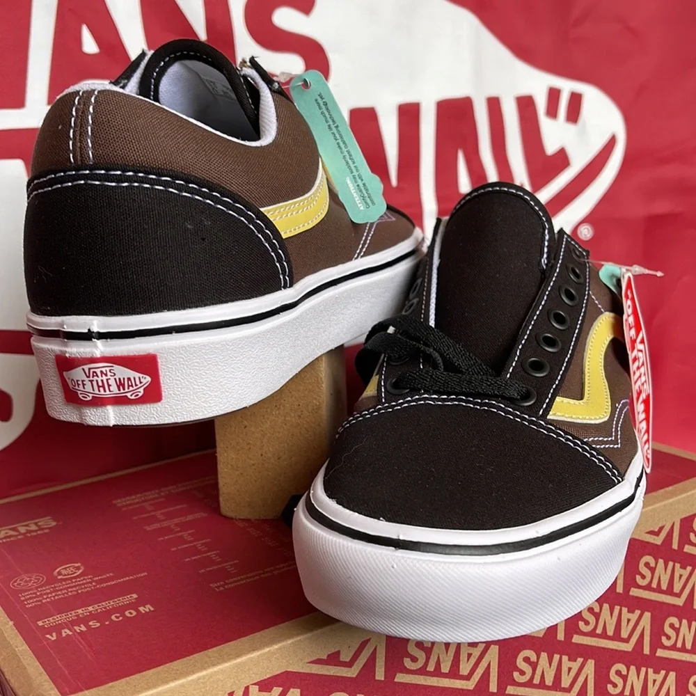Vans Comfycush Old
(Tri-Tone)Bikrandrmermgld
VNOA5DYC8U8
Men’s sneakers - Picture 3 of 16